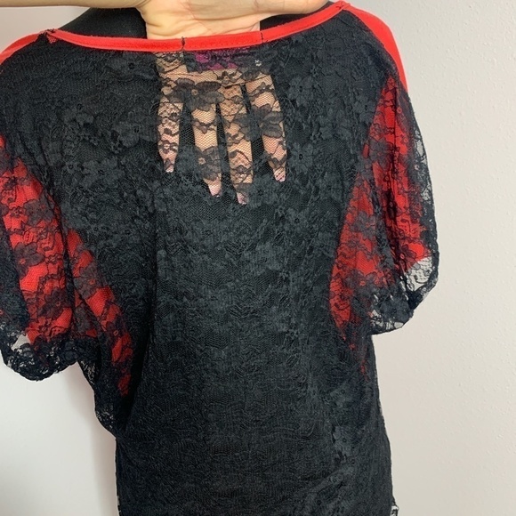 Annabelle "Paris Bonjour" Lace Back Shirt - Picture 4 of 5